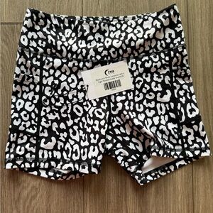 Zyia Black and White leopard light n tight pocket Women's hustle Shorts